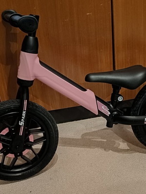 Spark by QPlay Balance Bike like new, for ages 2–5