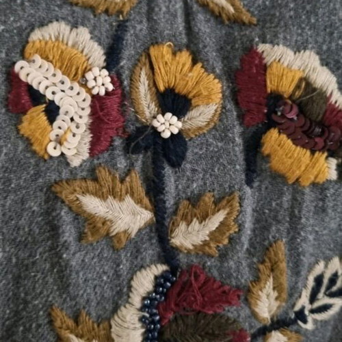 Asymmetric long shirt with embroidery like new, size M