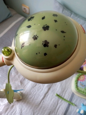Κρεμαστό παιχνίδι για κούνια Fisher Price σαν καινούργιο με μουσική και φωτάκια