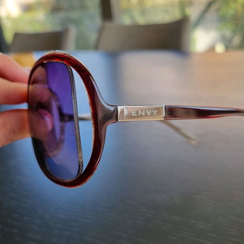 Envy sunglasses like new, burgundy and white