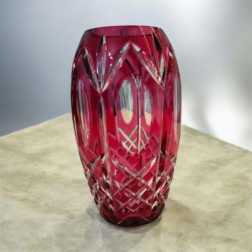 Crystal red vase like new