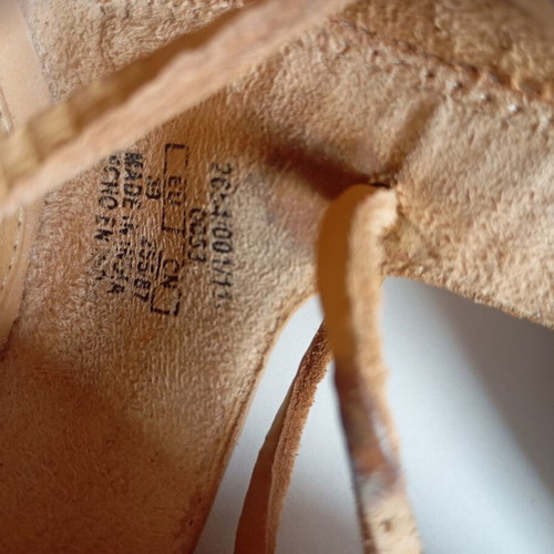 Zara leather women's sandals size 39, beige