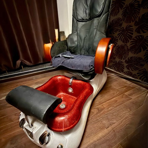 Pedicure massage chair used with back and foot massage, hydromassage light