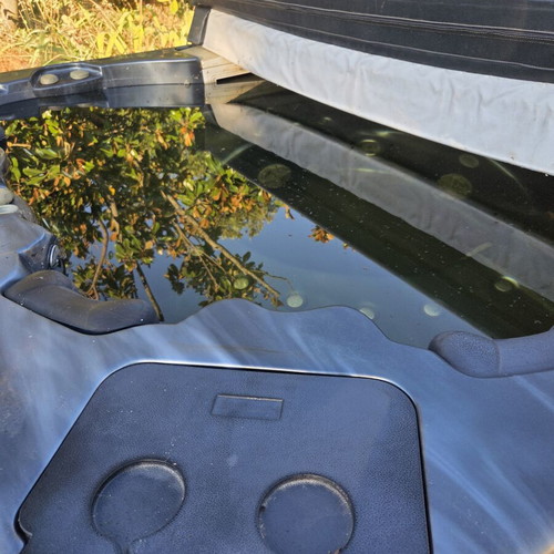 Jacuzzi used with UV, computer system, TV and 2 champagne coolers
