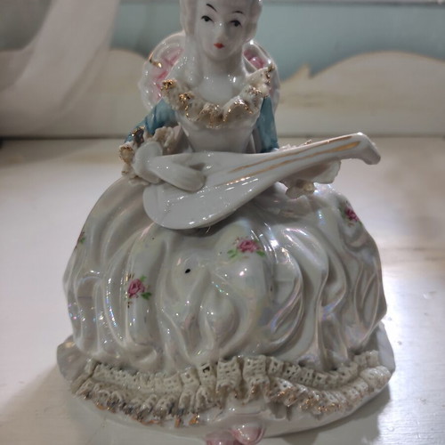 Vintage porcelain decorative figurine 14 cm, like new