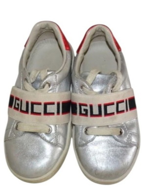 Gucci kids leather sneakers used, silver size 24 unisex