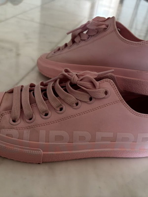 Burberry sneakers like new, pink, size 38