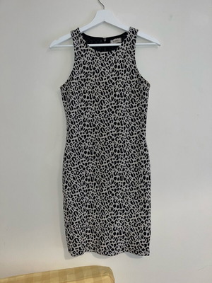 Pull and Bear dress M/38 used, black and beige