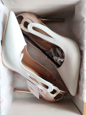 Deezee pumps new, white with rose-gold details, size 41