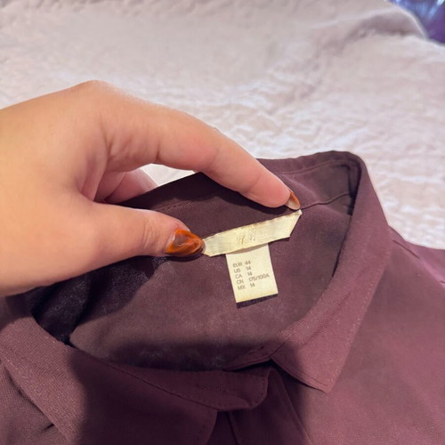 H&M sleeveless shirt like new, dark burgundy XXL