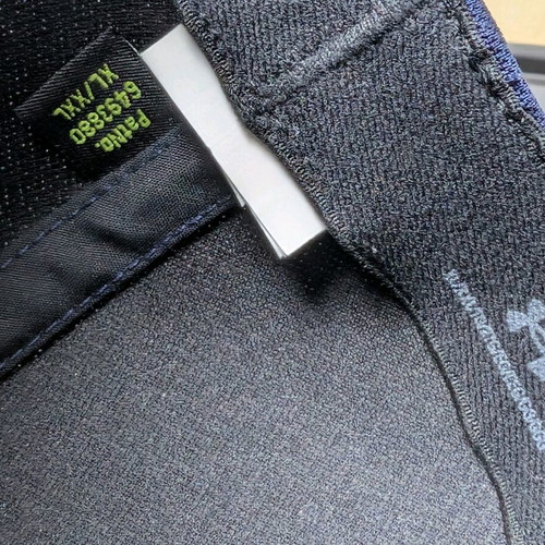 Under Armour hat like new, size L/XL, blue
