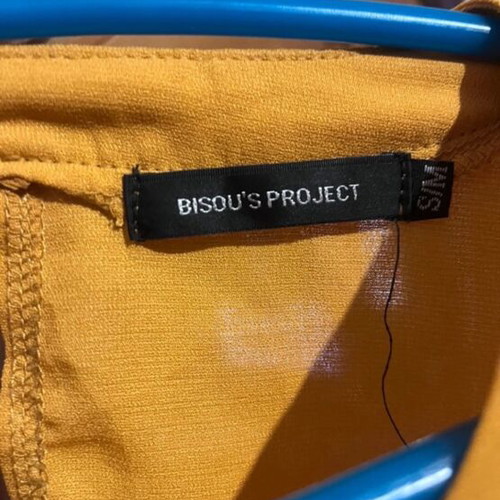 Mustard blouse medium like new with sleeve details and elastic