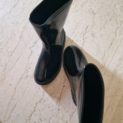 Women's patent leather galoshes new, size 39, black