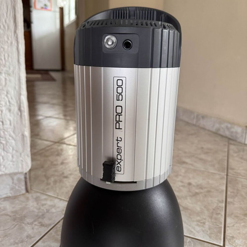 Hensel Expert Pro 500 set of 3 units like new with 2 softboxes and cables