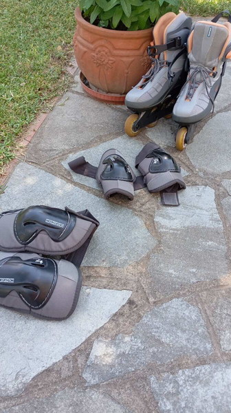 Rollers πατίνια decathlon ενηλίκων no 42-44.