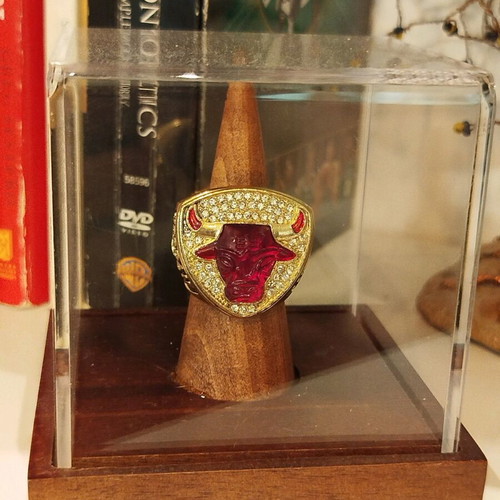 Michael Jordan Championship Ring with Wooden Case new
