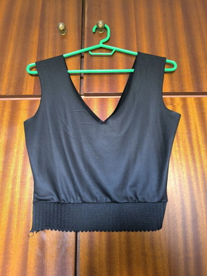 Crop top handmade used, size M, black