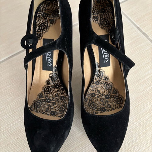 Heels used, size 38, black, slightly worn