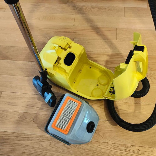 Karcher DS 6 electric water vacuum 650W used, 2lt tank, yellow