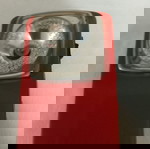  Κόκκινος παραδοσιακός φακός με λαμπάκι.