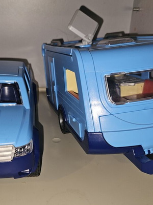 Playmobil Jeep with Caravan and 4 Figures used