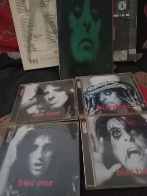 Alice Cooper The Life and Crimes συλλογή με 4 CD και βιβλίο