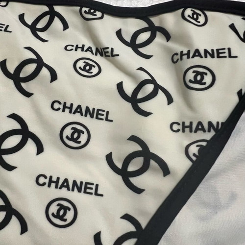 Triangle bikini like new, size medium, black and white