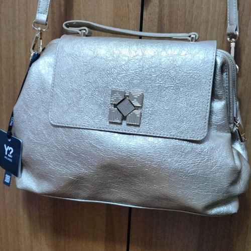 Y Not? shoulder bag new, gold with metal clasp