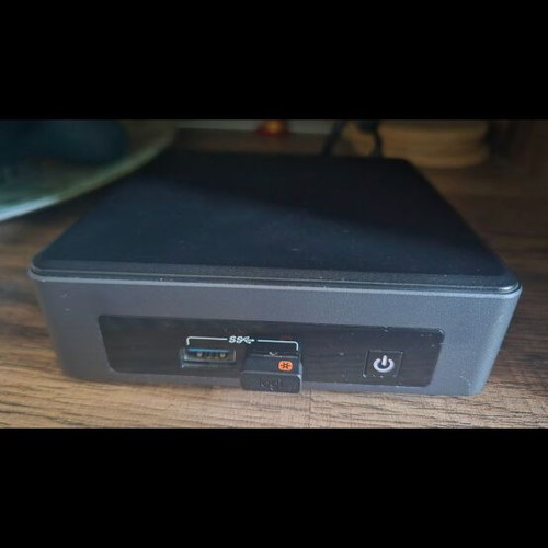 Intel NUC NUC7i3DNK used with 2x8GB DDR4 Kingston RAM and USB dongle