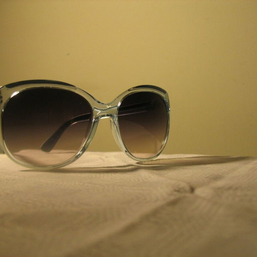 VOGUE VO 2728-S women's sunglasses new with blue frame