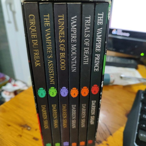 The Saga of Darren Shan Box Set 1 like new, volumes 1-6