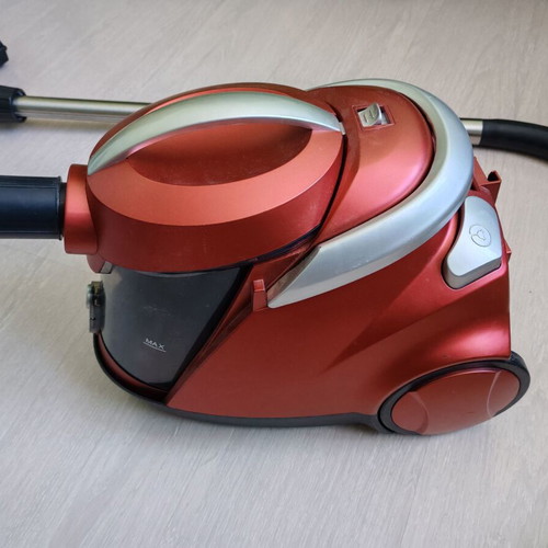 Sang JC601 vacuum cleaner used with Xavax brush