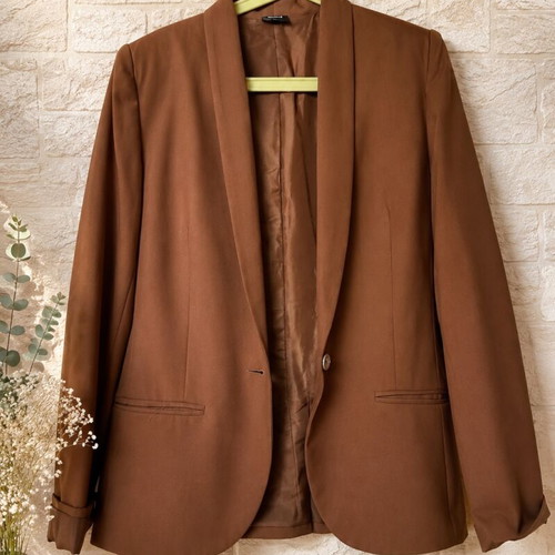 Brown blazer size M like new