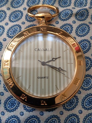 Cassali Quartz pocket watch like new, gold finish