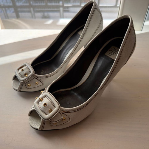 Migato Peep-Toe Leather Pumps White Size 38 Like New