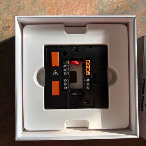 Siemens RDS110 Smart Thermostat new in packaging