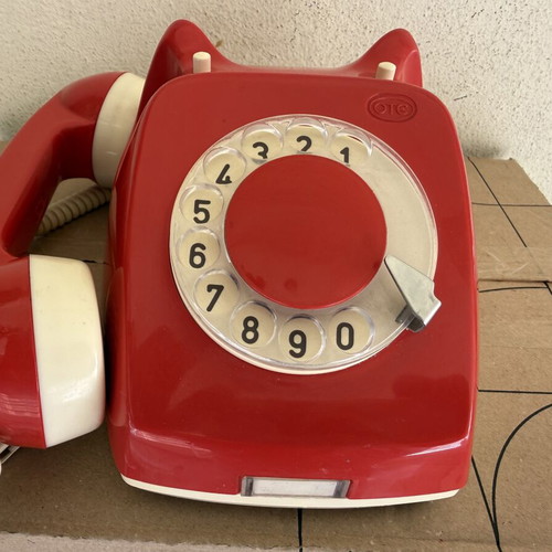 OTE collectible phone red, like new
