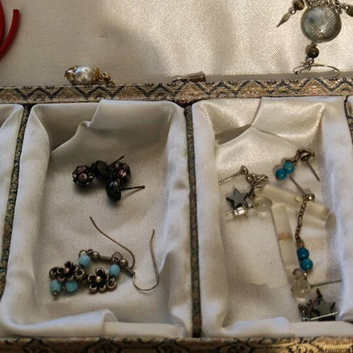Earrings used assorted in jewelry box