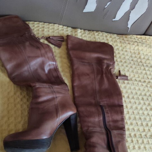 Women's leather boots size 37 like new