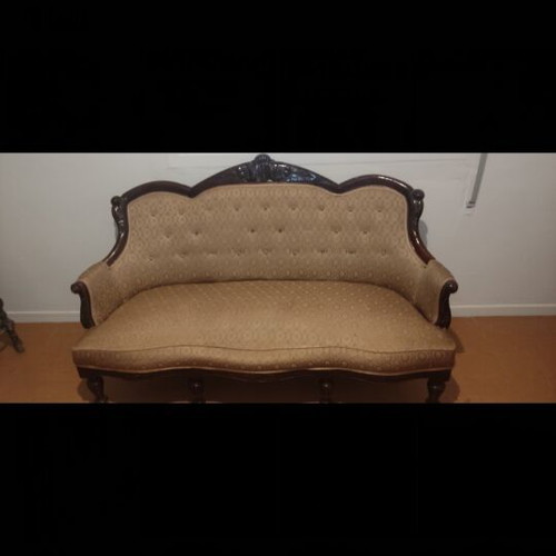 Classic vintage living room set like new, carved wood sofa and 2 armchairs