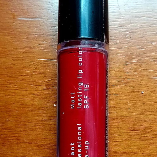 Κραγιόν Radiant Matt Lasting Lip Color καινούργιο, κόκκινο