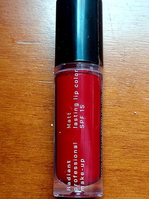 Κραγιόν Radiant Matt Lasting Lip Color καινούργιο, κόκκινο