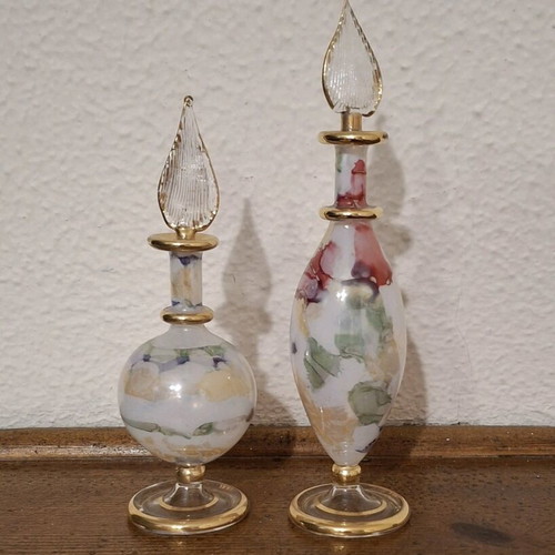 Set of 2 glass perfume bottles like new, decorative