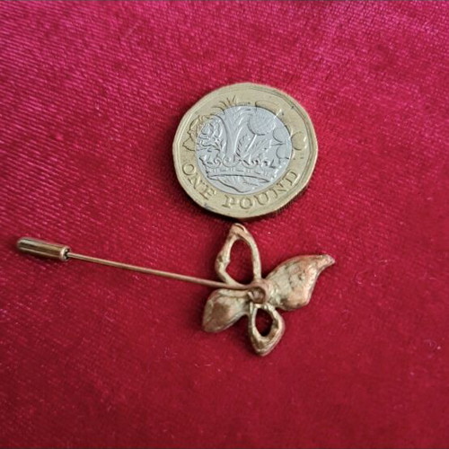 Gold-plated butterfly stick pin used with crystals