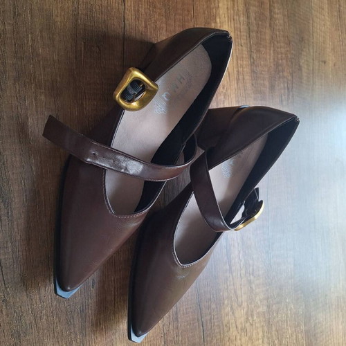 Women’s shoes new, 4 pairs size 37 and 1 brown pair size 38