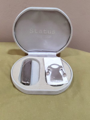 Status lighter and keychain gift kit like new, gray