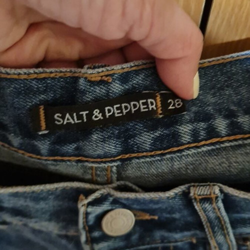 Salt and Pepper jeans size 28 like new, blue