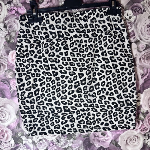 Tally Weijl leopard print skirt size 38 like new