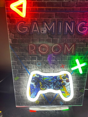 Φωτιστικό κορνίζα για gaming room σαν καινούργιο