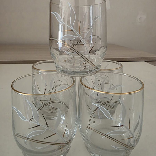 Glass lowball glasses new with gold details